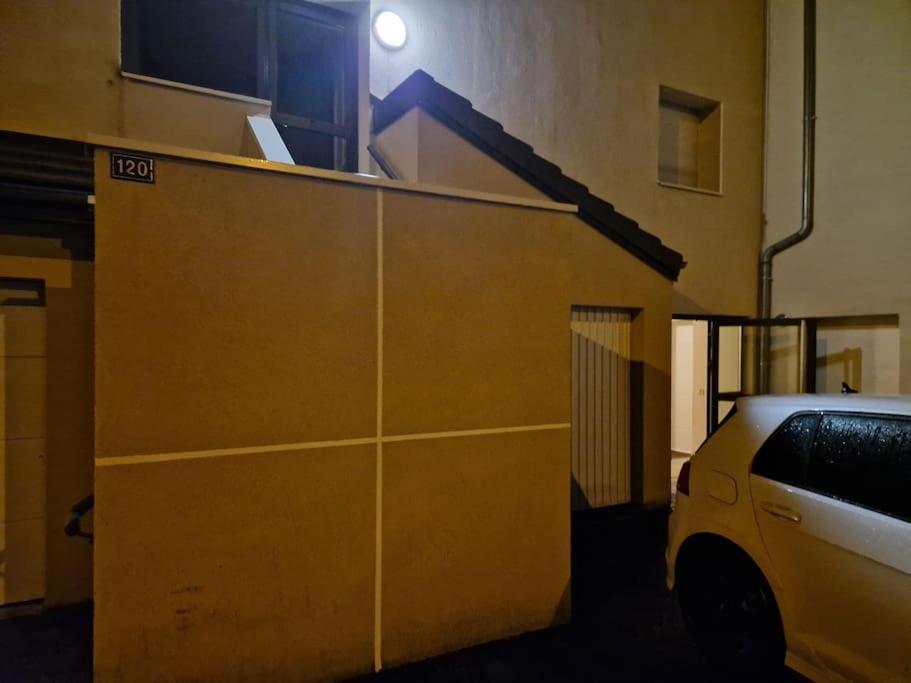 Logement Atypique & Parking Gratuit Gex Εξωτερικό φωτογραφία