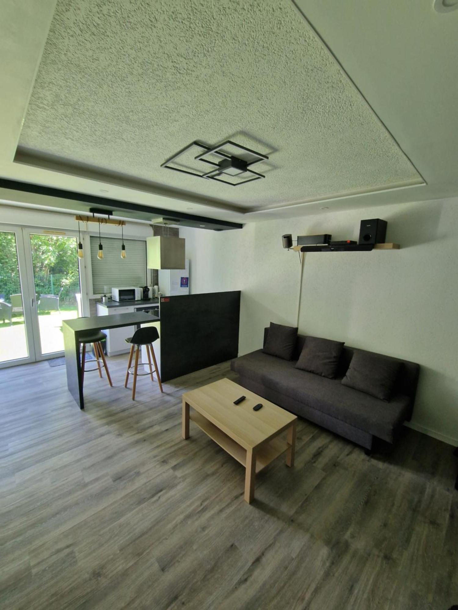 Logement Atypique & Parking Gratuit Gex Εξωτερικό φωτογραφία